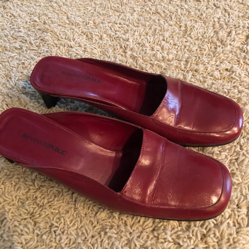 Red (chili) slides/mules